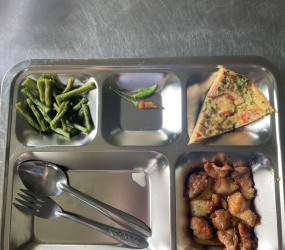 Món ăn khay mẫu số 18