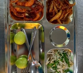 Món ăn khay mẫu số 16