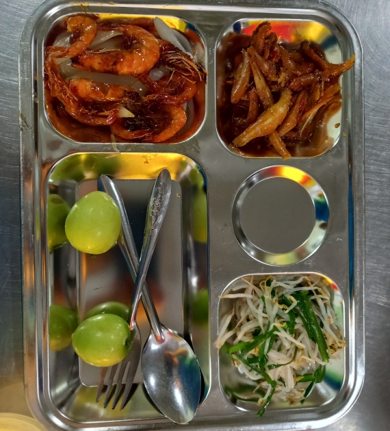 Món ăn khay mẫu số 16